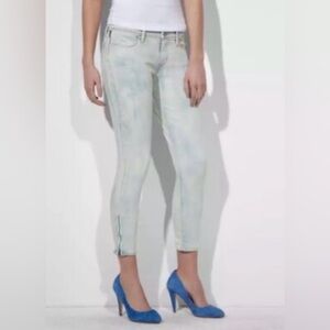 Levi’s Women’s Ankle Zip Light Wash Legging Jeans